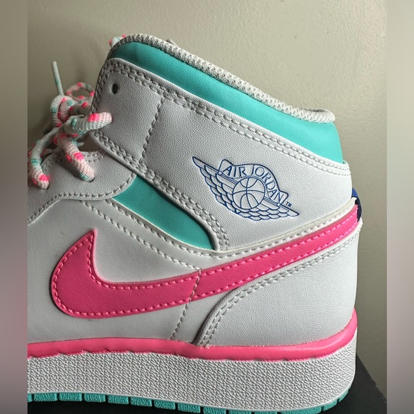 Jordan 1 Mid White Pink Green Soar (GS) 🍬 - Picture 11 of 16